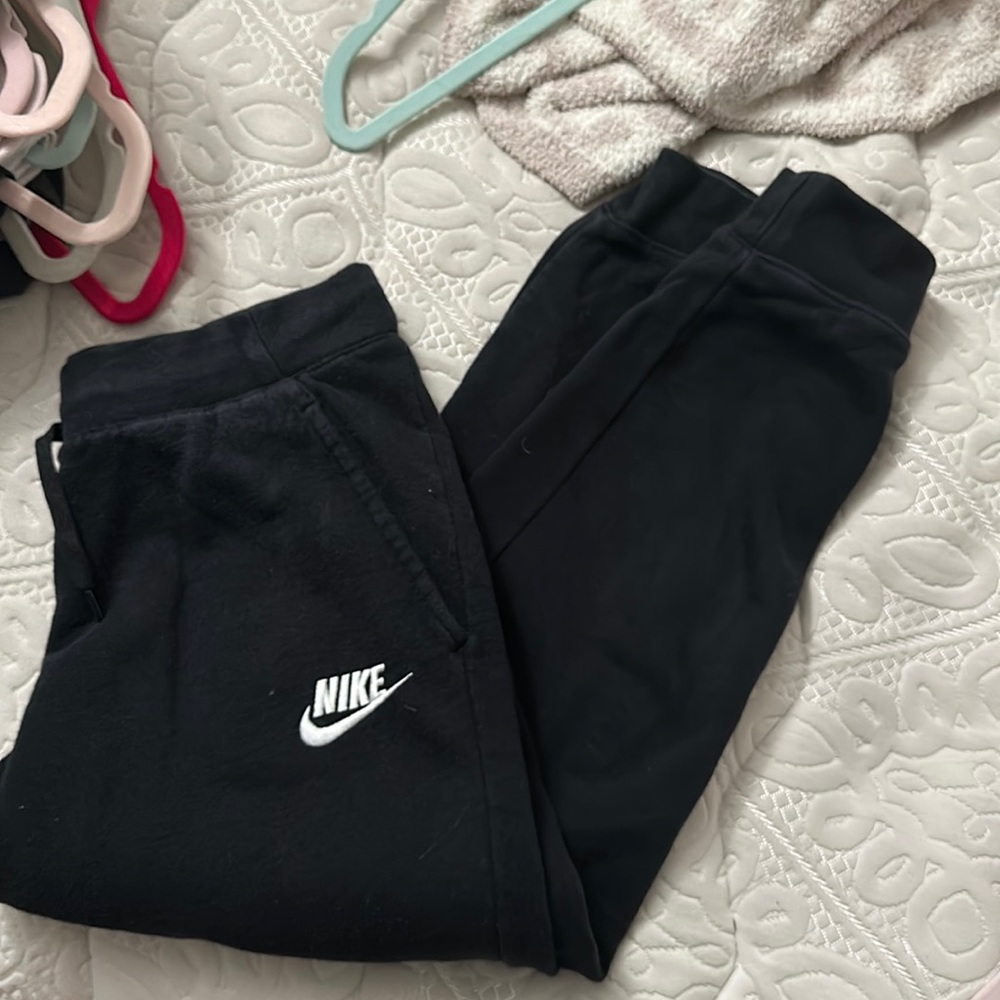 Black Nike sweatpants